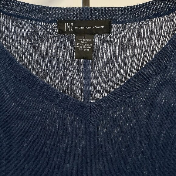 NWT I.N.C International Concepts Men’s Navy V-Neck Sweater Size S - Picture 3 of 4